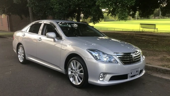 chauffeuredToyota Crown in Mombasa