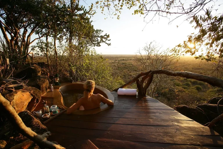 Experience True Safari Luxury with this 3-Day Masai Mara Classic Safari - Masai Mara safari in kenya wildebeest migration safari
