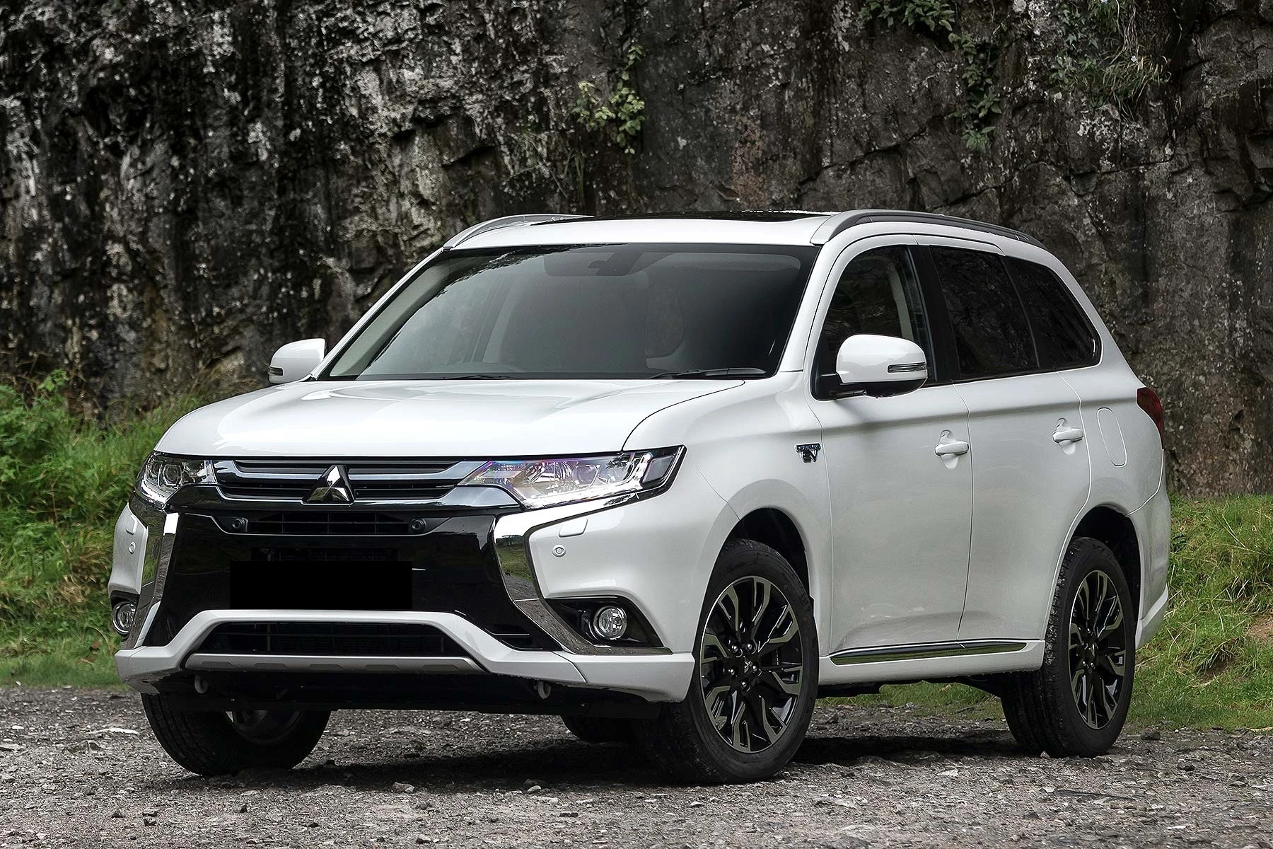 Mitsubishi Outlander hiring price in Nairobi