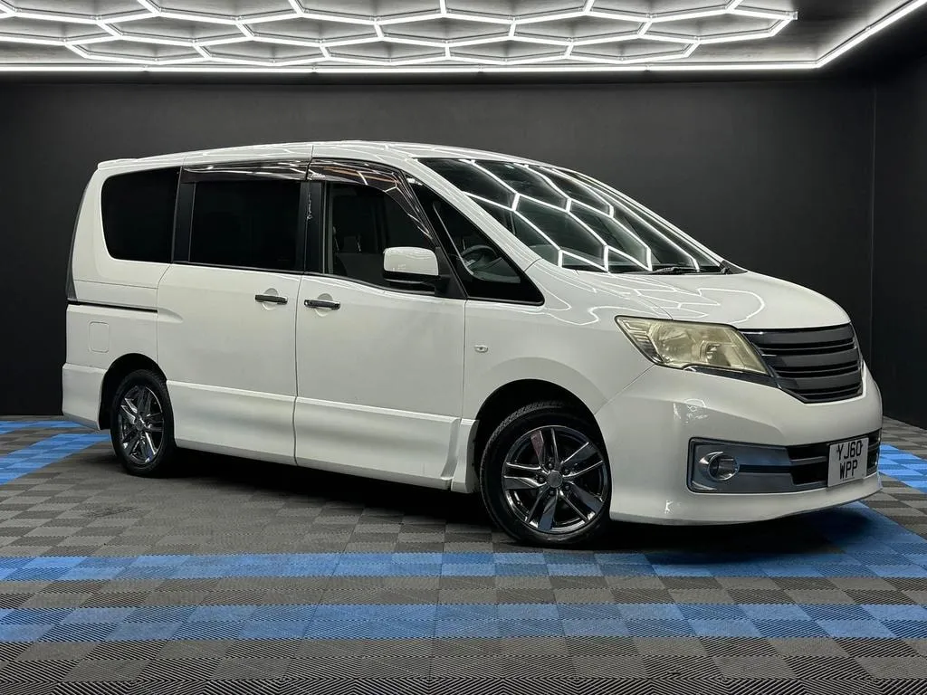 Cheap Van Hire in Nairobi, Kenya, Featuring a Nissan Serena