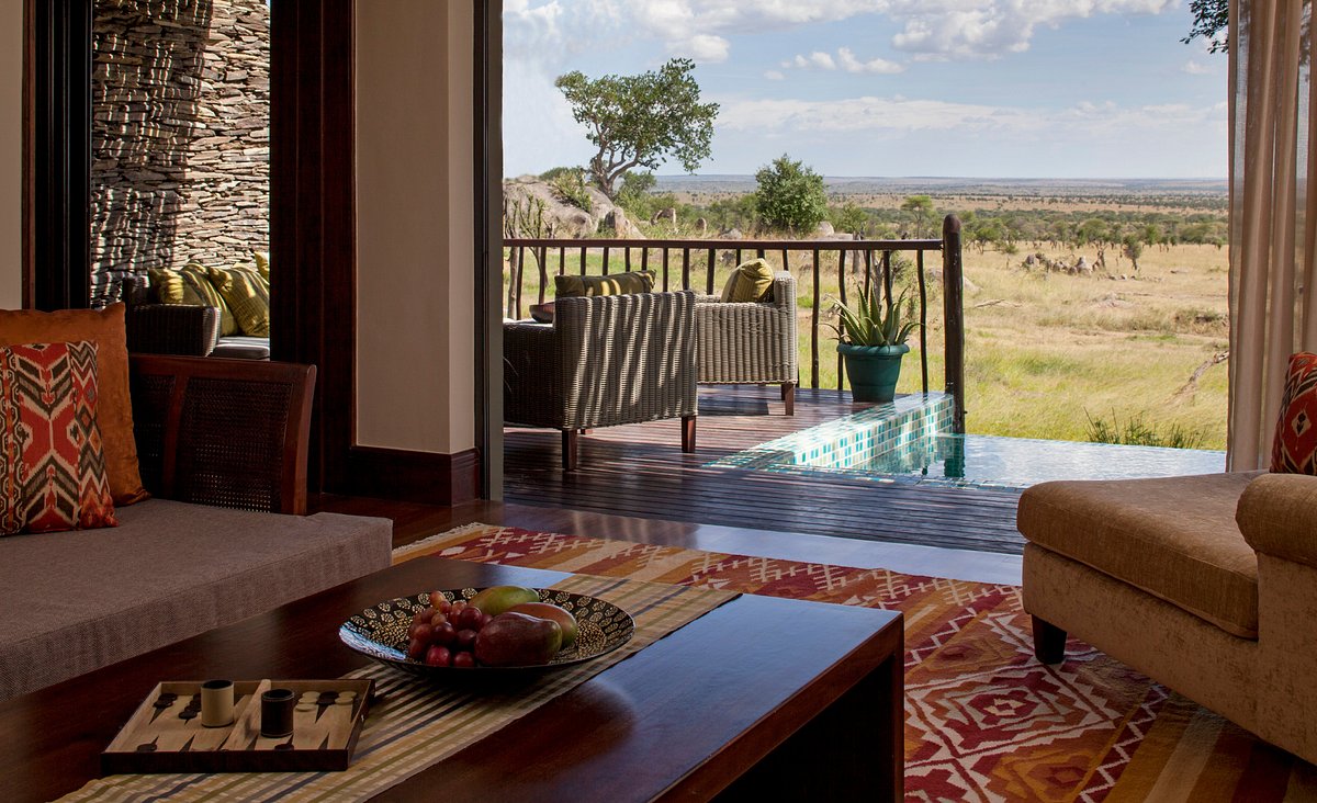 The luxurious, Four season safari lodge serengeti