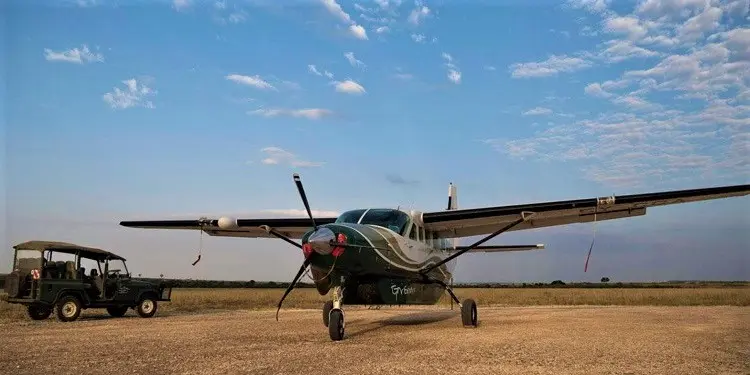 How much Kenya Safari transport cost - a domestic flight plane