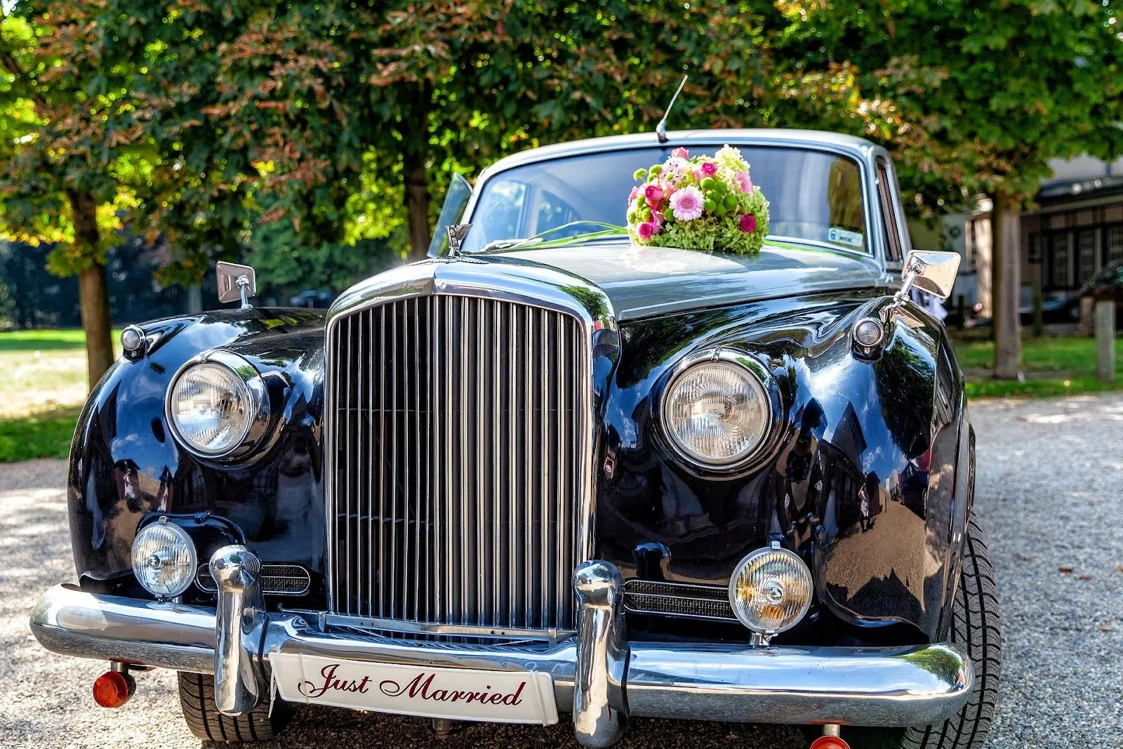 Chauffeured Car Rental on Your Wedding Day