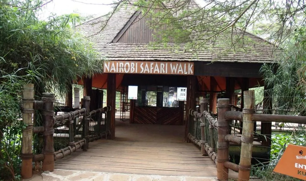 Visiting the safari walk Nairobi - Nairobi safari walk entrance