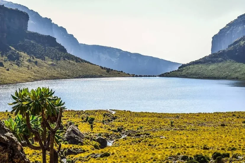 Lake Michelson at Mt Kenya - KenyaLuxurySafari.co.uk